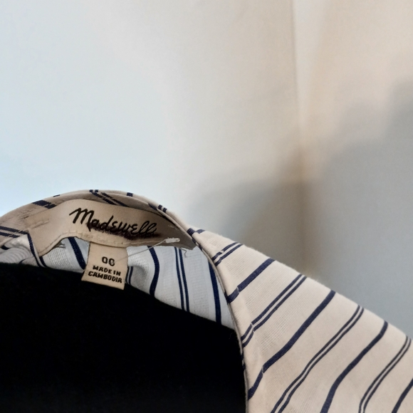 Madewell Puff Sleeves Navy Blue and White Striped Blouse NWOT Women's Size 00 - Picture 7 of 7